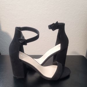 NWOT Heel Sandals